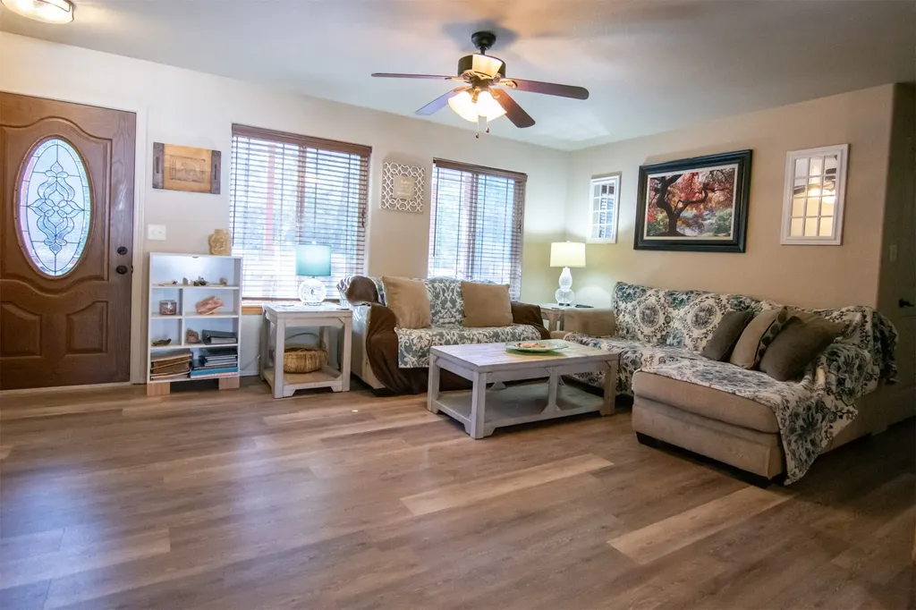 476 N Milnor Lake Road Troy MT 59935