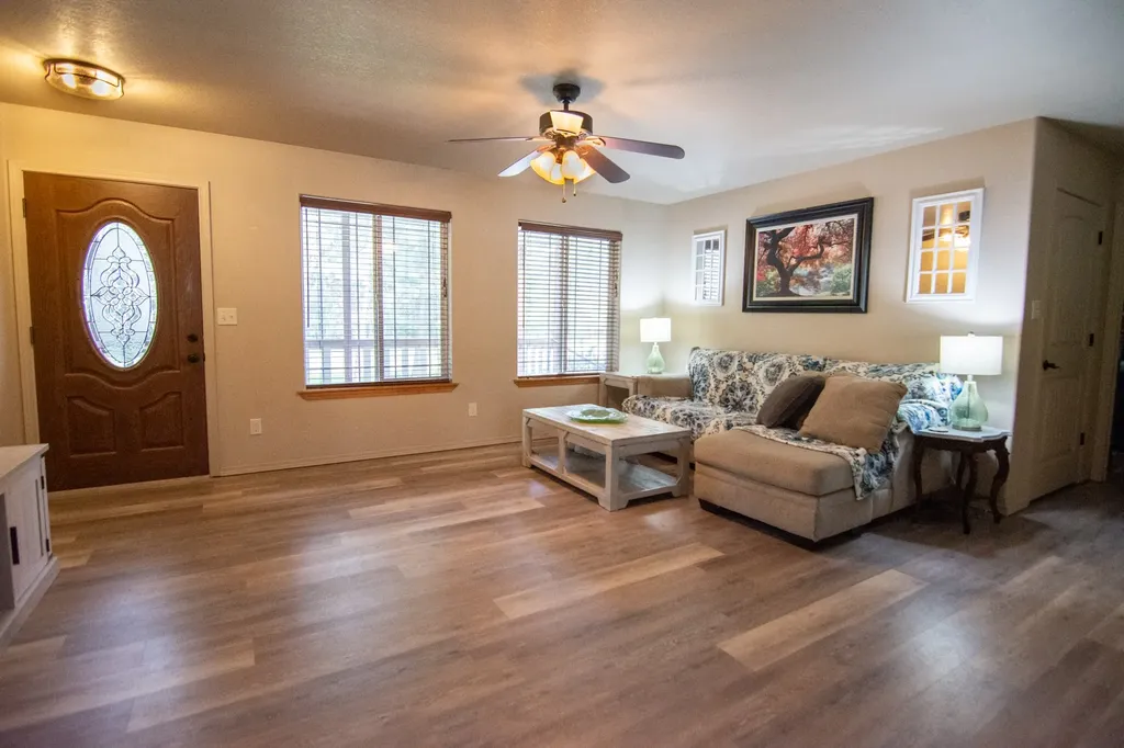 476 N Milnor Lake Road Troy MT 59935