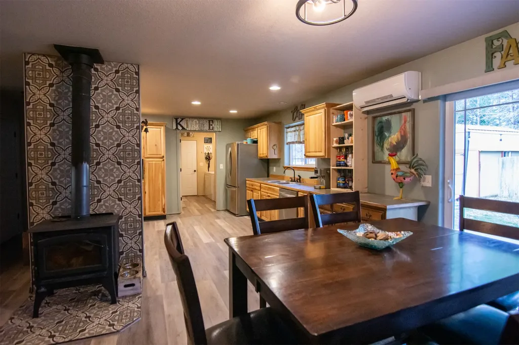476 N Milnor Lake Road Troy MT 59935