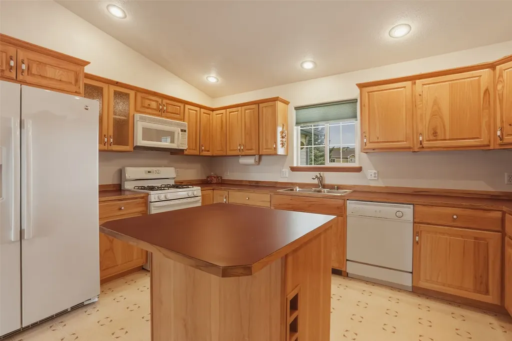 842 Legacy Loop Hamilton MT 59840