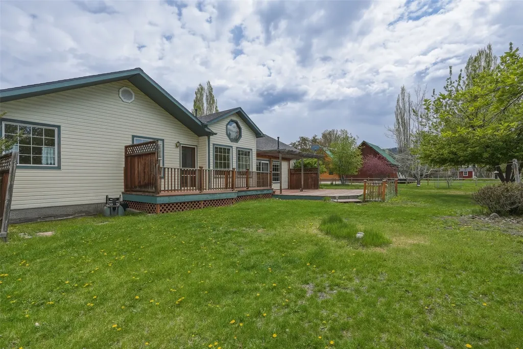 842 Legacy Loop Hamilton MT 59840