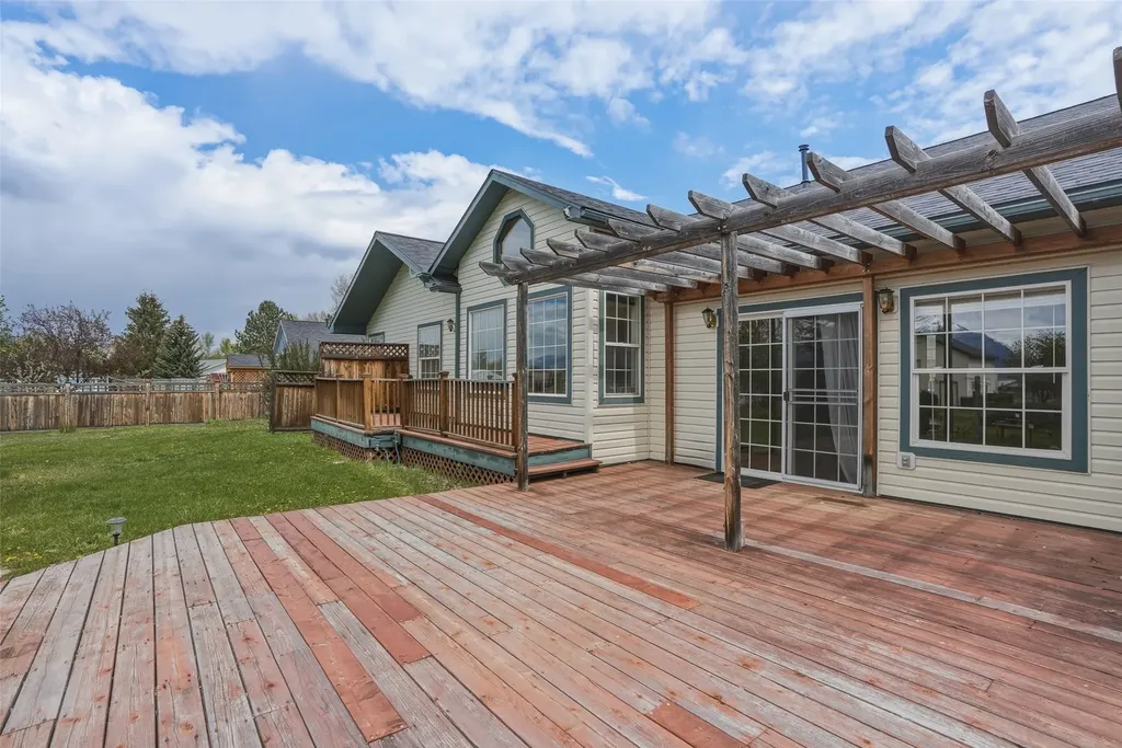 842 Legacy Loop Hamilton MT 59840