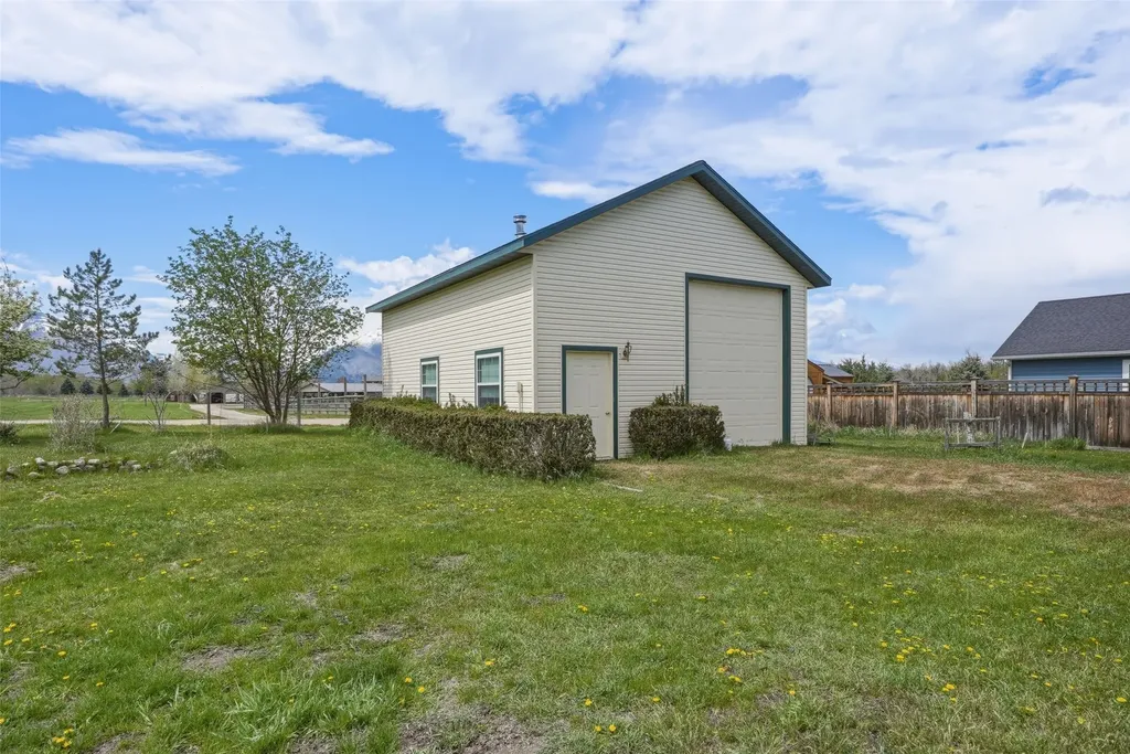 842 Legacy Loop Hamilton MT 59840