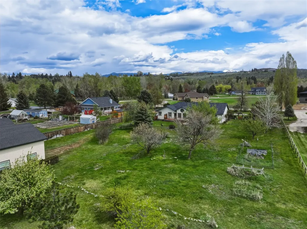 842 Legacy Loop Hamilton MT 59840