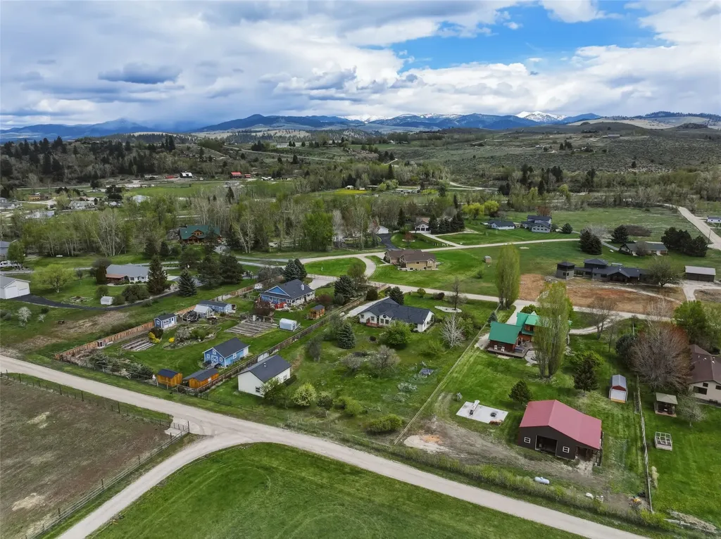 842 Legacy Loop Hamilton MT 59840