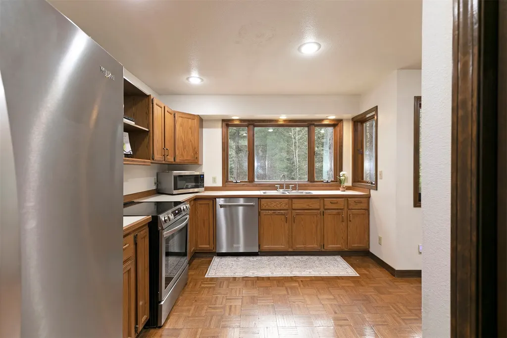 3898 Rainbow Bend Drive Bonner MT 59823