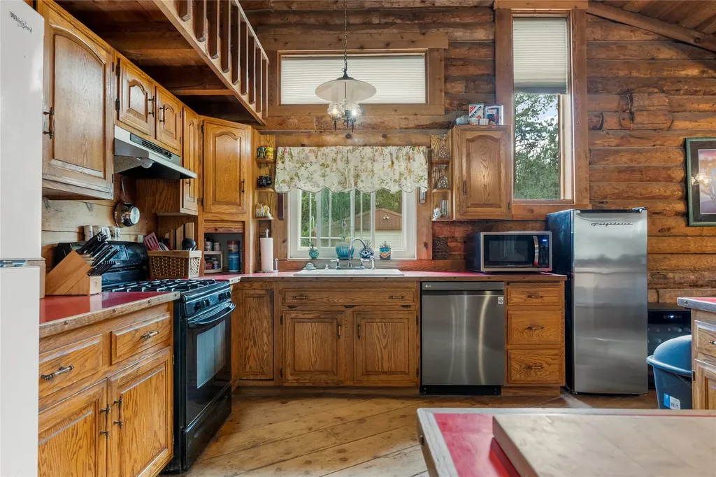 460 Moose Hollow Road Victor MT 59875