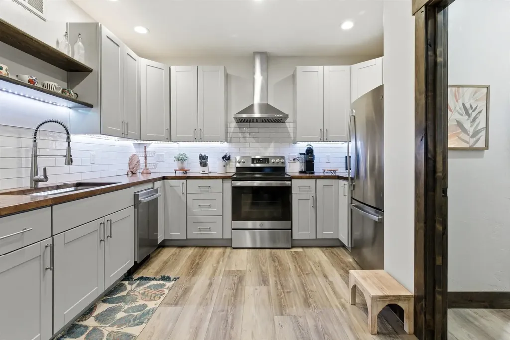 459 Electric Avenue Bigfork MT 59911
