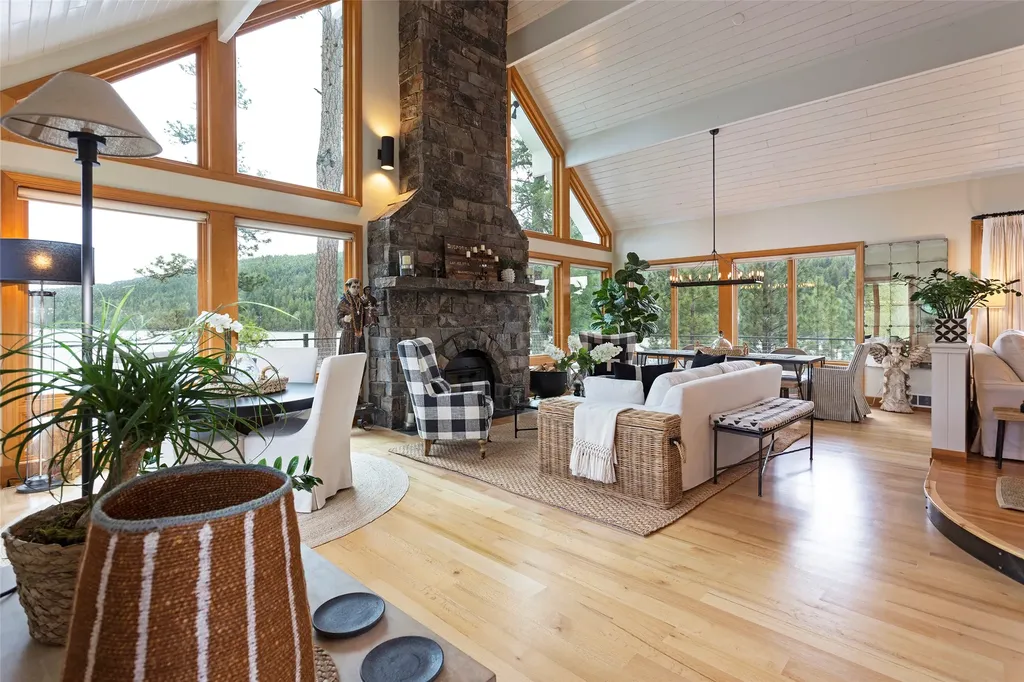 14833 Sunburst Drive Bigfork MT 59911