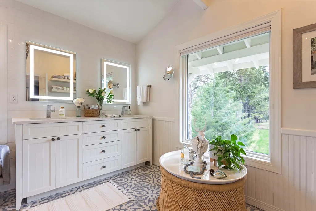 14833 Sunburst Drive Bigfork MT 59911