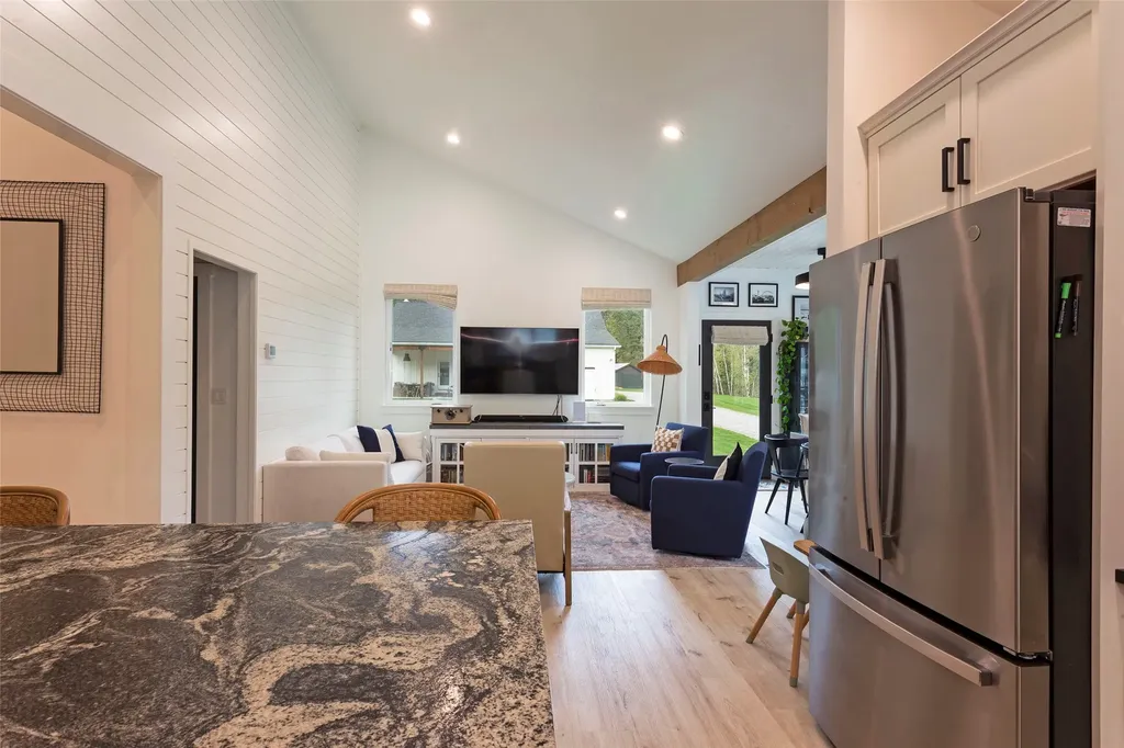 14833 Sunburst Drive Bigfork MT 59911