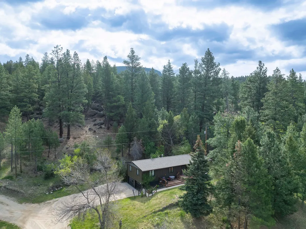 28 Pinecrest Loop Clancy MT 59634