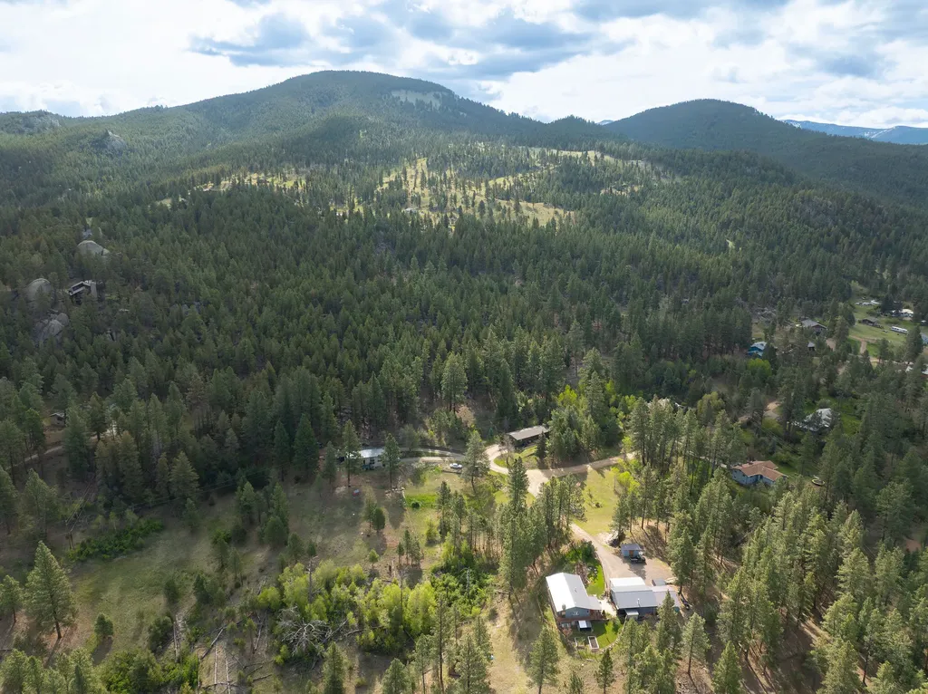 28 Pinecrest Loop Clancy MT 59634