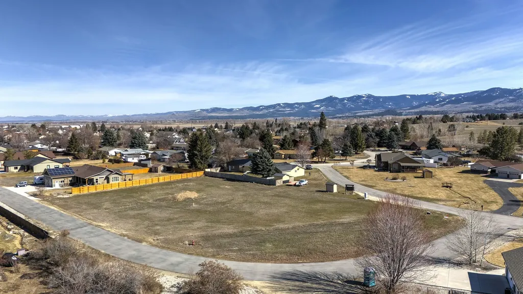 135 Joncar Court Hamilton MT 59840