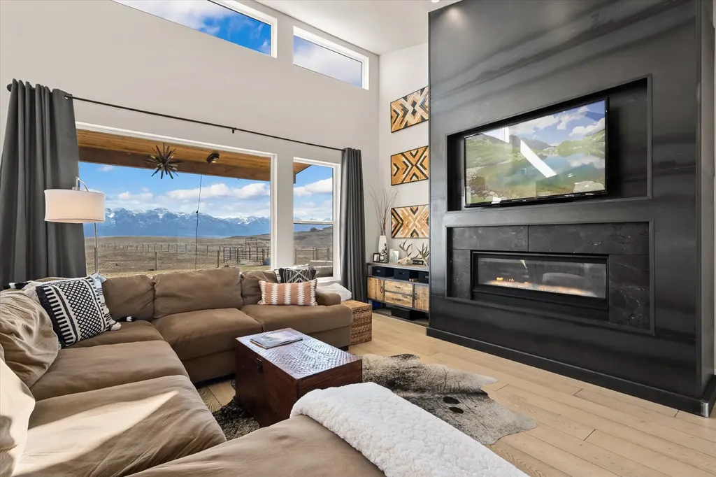 38140 Valley Hills Lane Polson MT 59860
