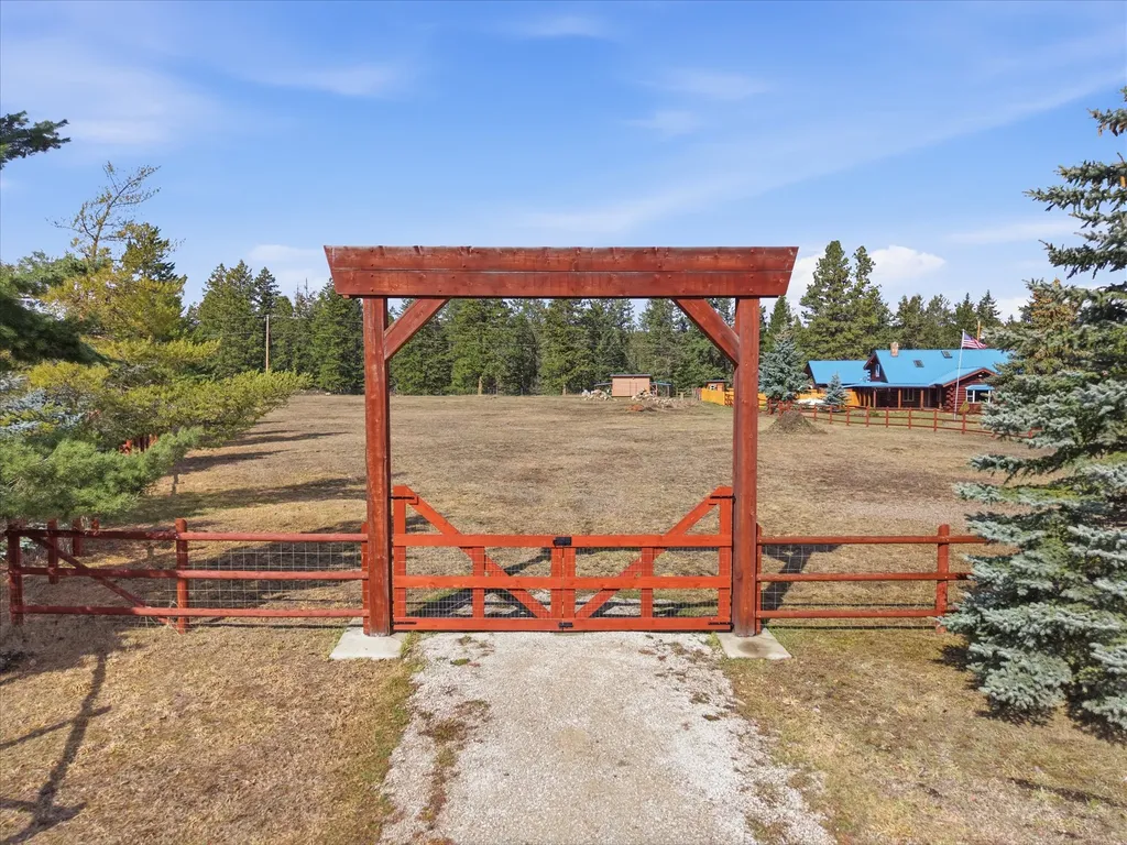 184 Lone Fox Trail Kalispell MT 59901