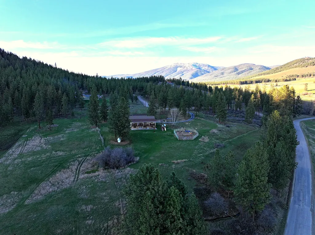 13 High Country Road Plains MT 59859