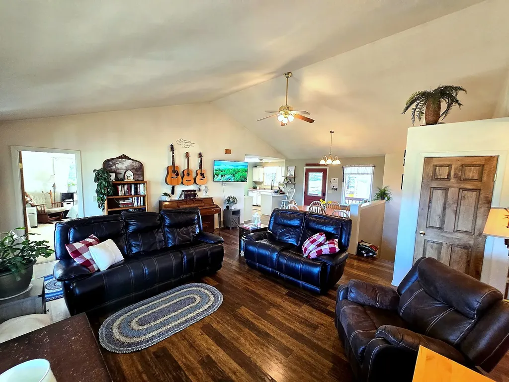 13 High Country Road Plains MT 59859
