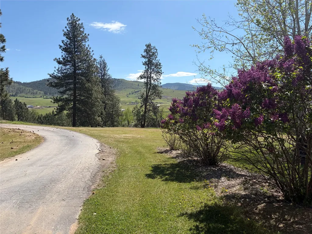 13 High Country Road Plains MT 59859