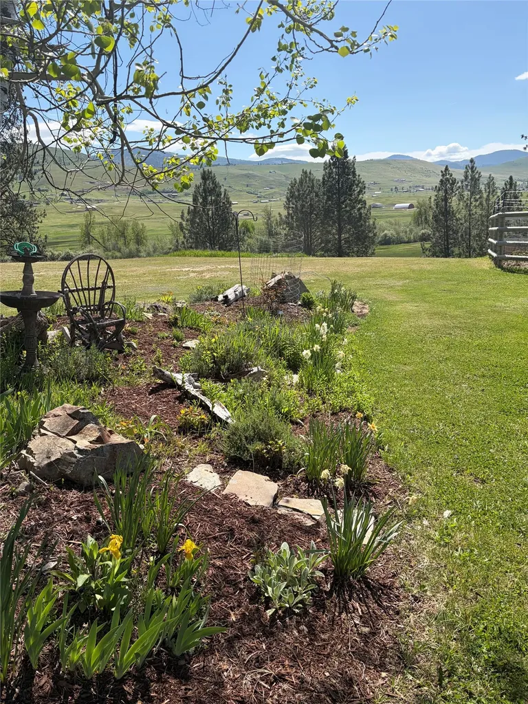 13 High Country Road Plains MT 59859
