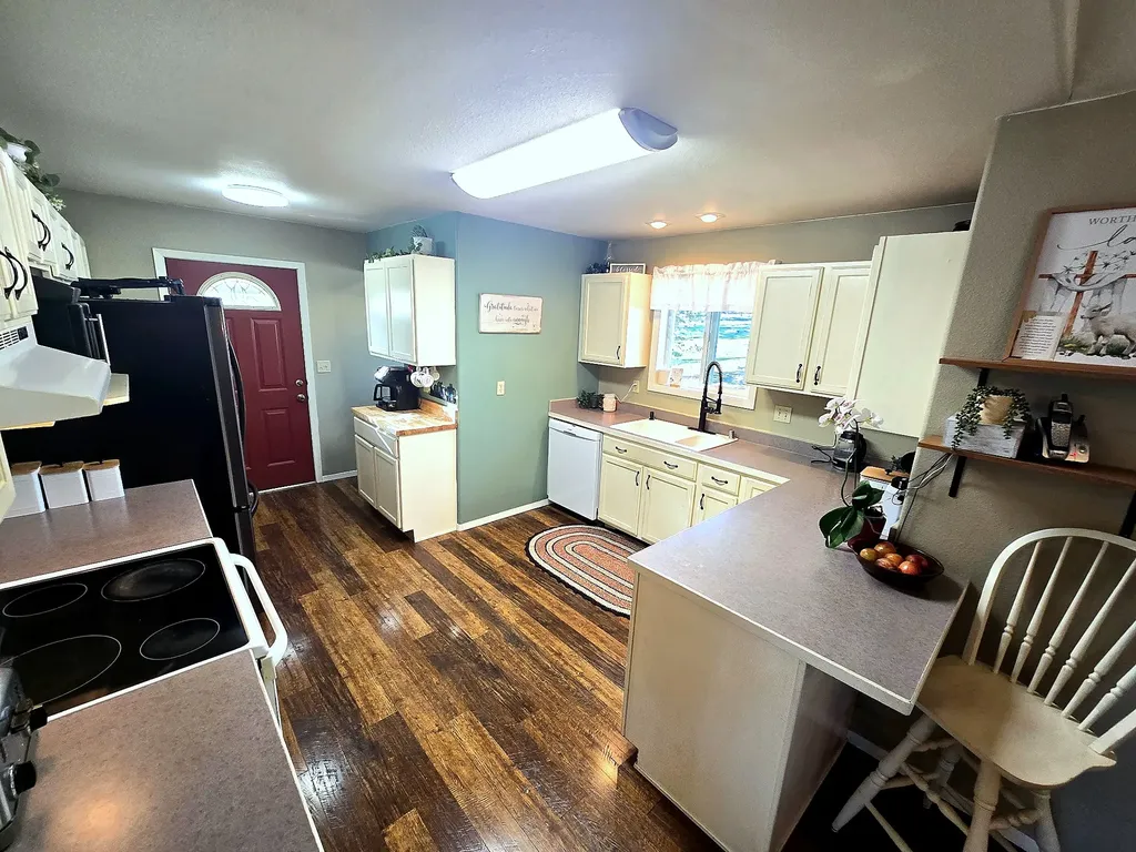 13 High Country Road Plains MT 59859