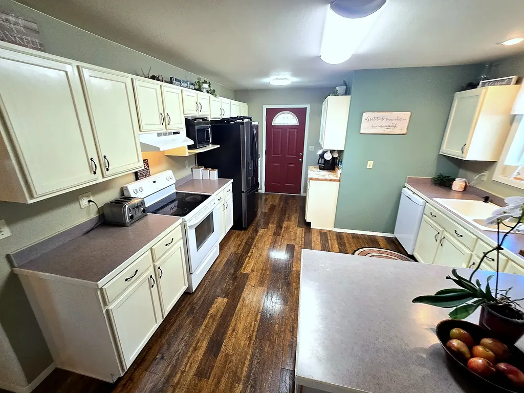 13 High Country Road Plains MT 59859