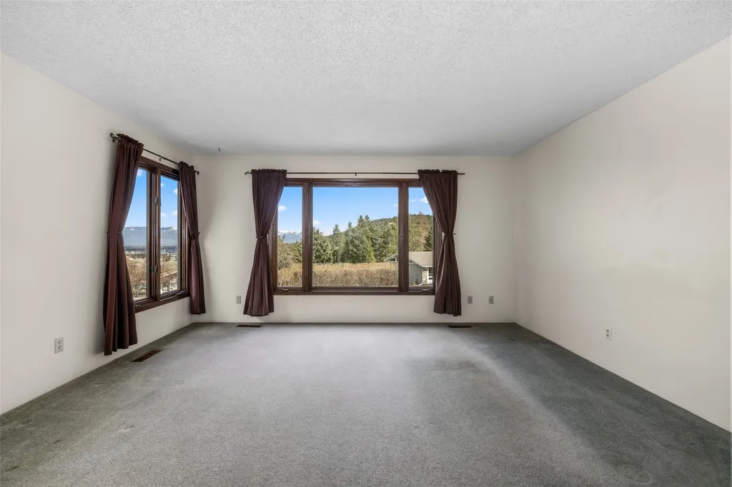 212 Lakeshore Drive Kalispell MT 59901