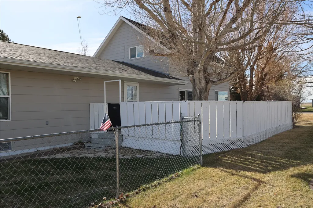 105 Dupuyer Avenue Valier MT 59486