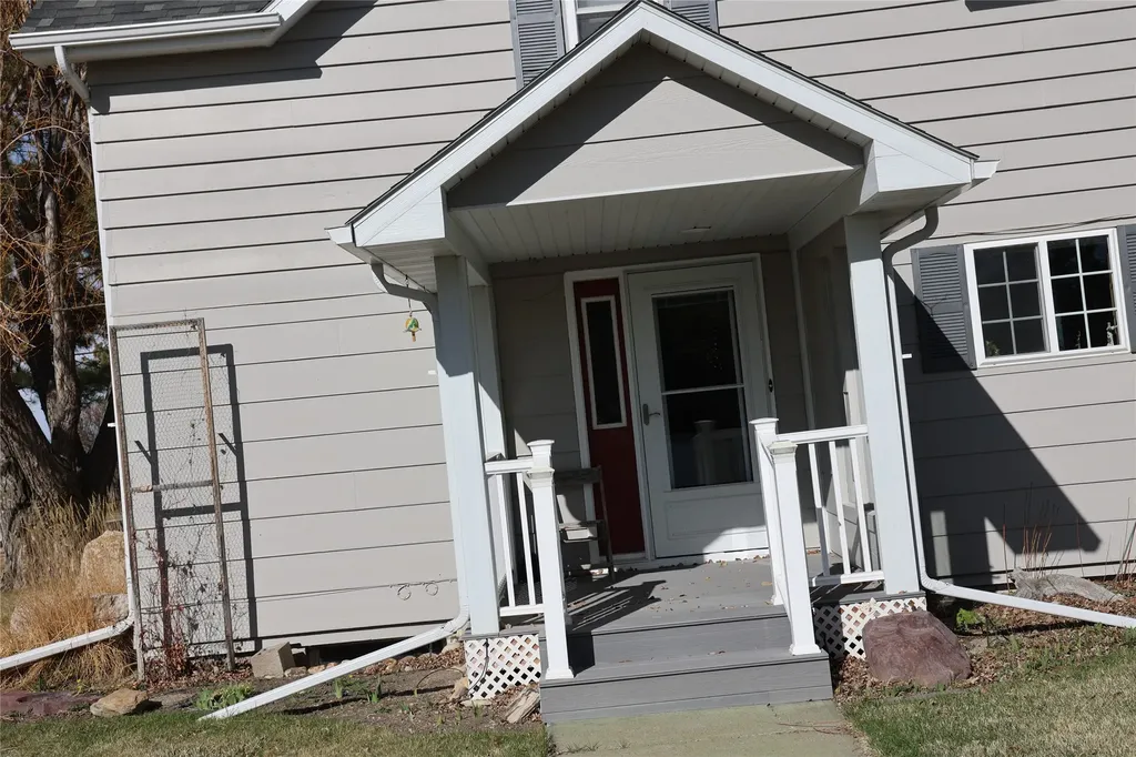 105 Dupuyer Avenue Valier MT 59486