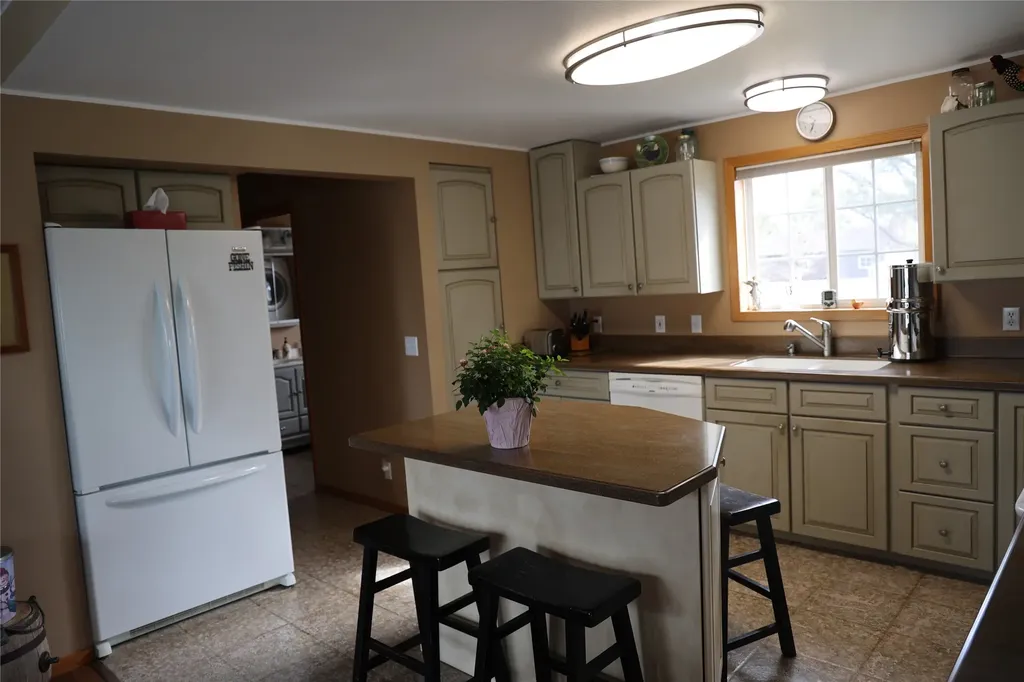105 Dupuyer Avenue Valier MT 59486