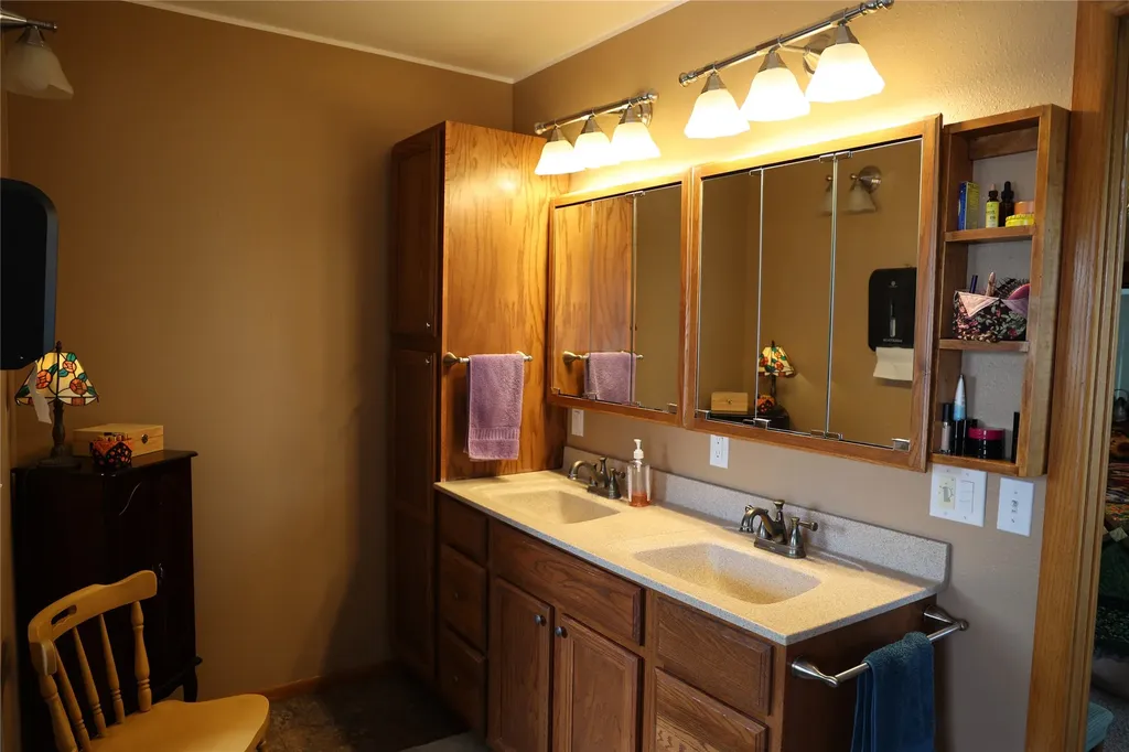 105 Dupuyer Avenue Valier MT 59486