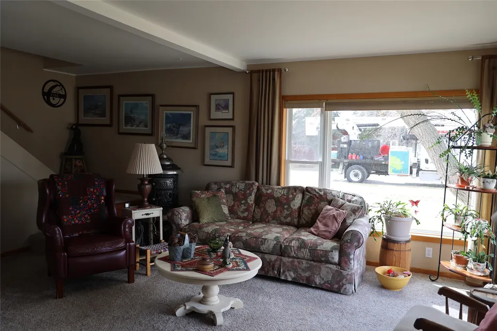 105 Dupuyer Avenue Valier MT 59486