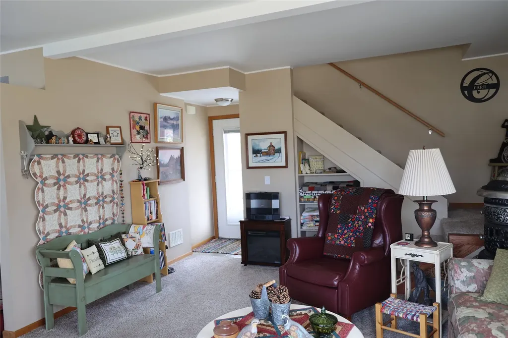 105 Dupuyer Avenue Valier MT 59486