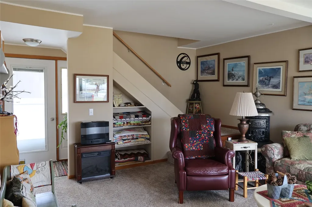 105 Dupuyer Avenue Valier MT 59486