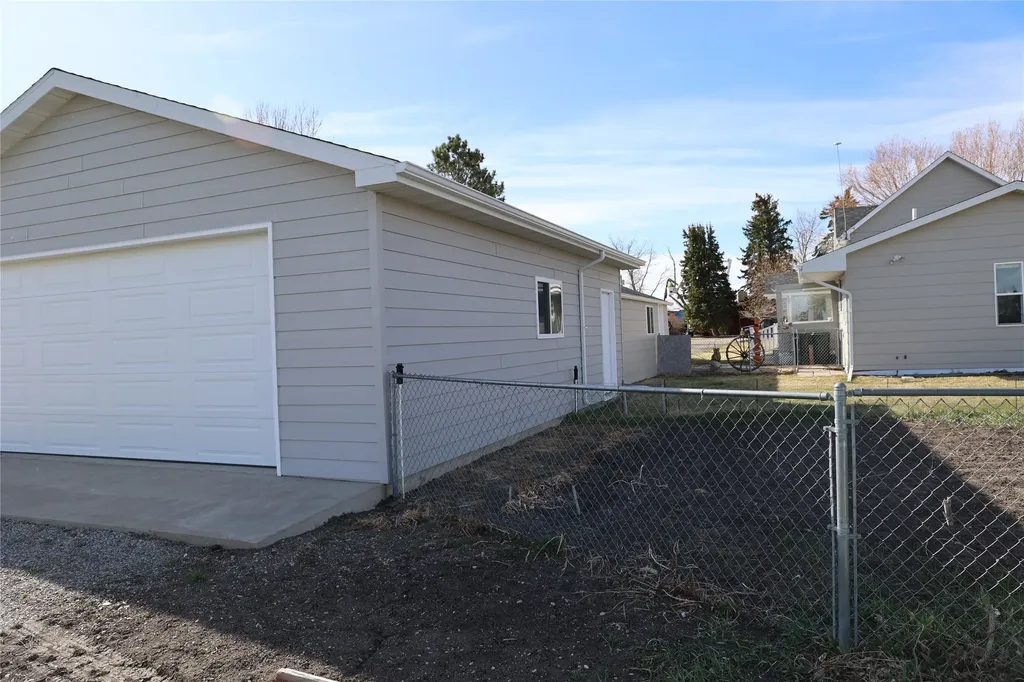 105 Dupuyer Avenue Valier MT 59486