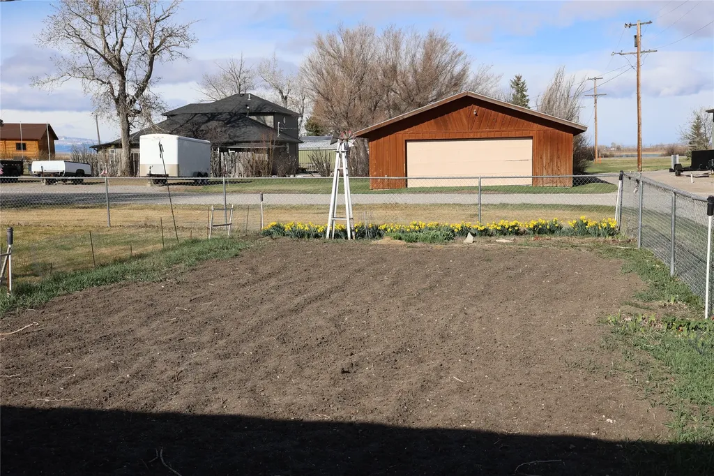 105 Dupuyer Avenue Valier MT 59486