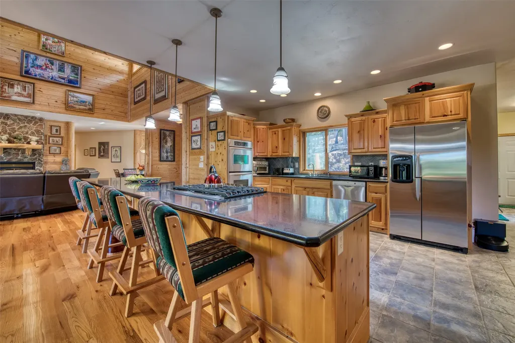 542 Raven Wood Darby MT 59829