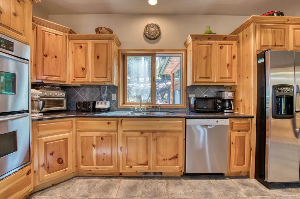 542 Raven Wood Darby MT 59829