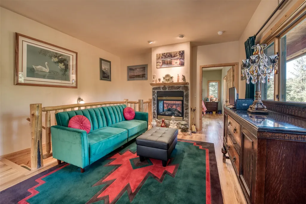 542 Raven Wood Darby MT 59829