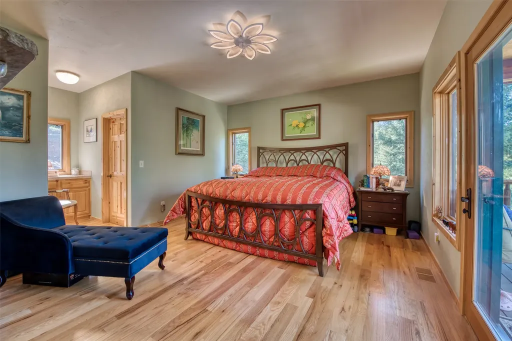542 Raven Wood Darby MT 59829