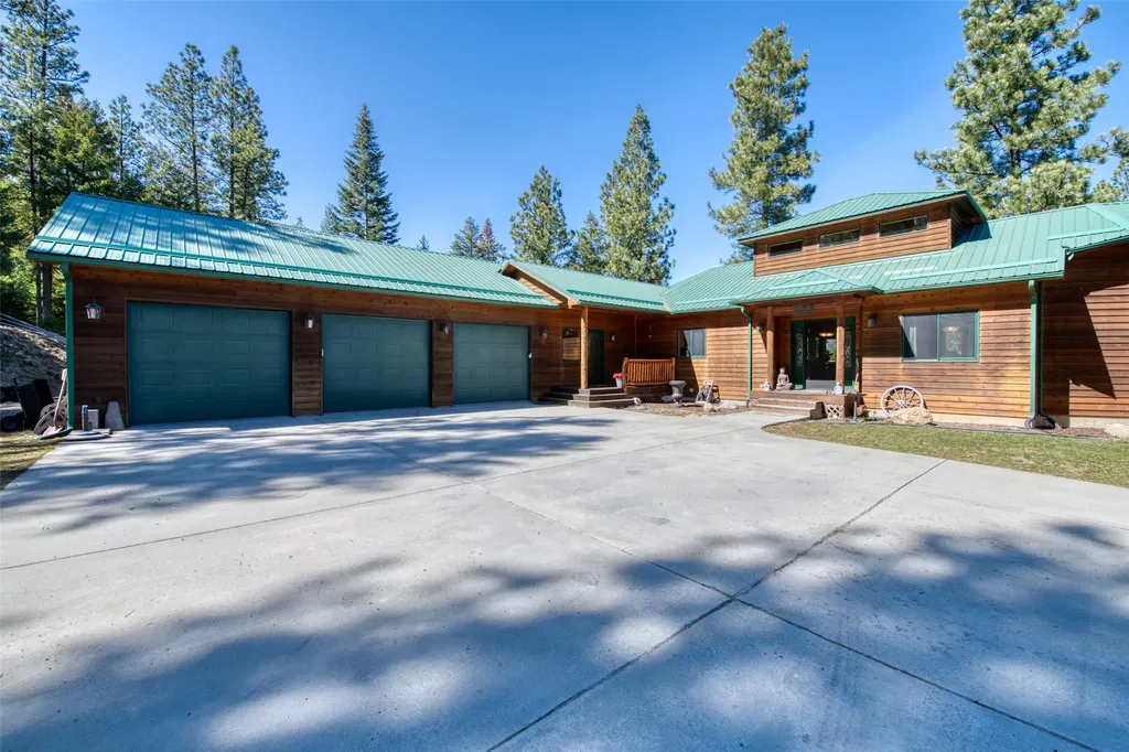 542 Raven Wood Darby MT 59829