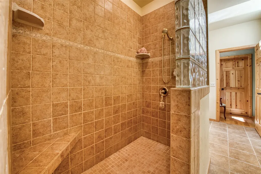 542 Raven Wood Darby MT 59829