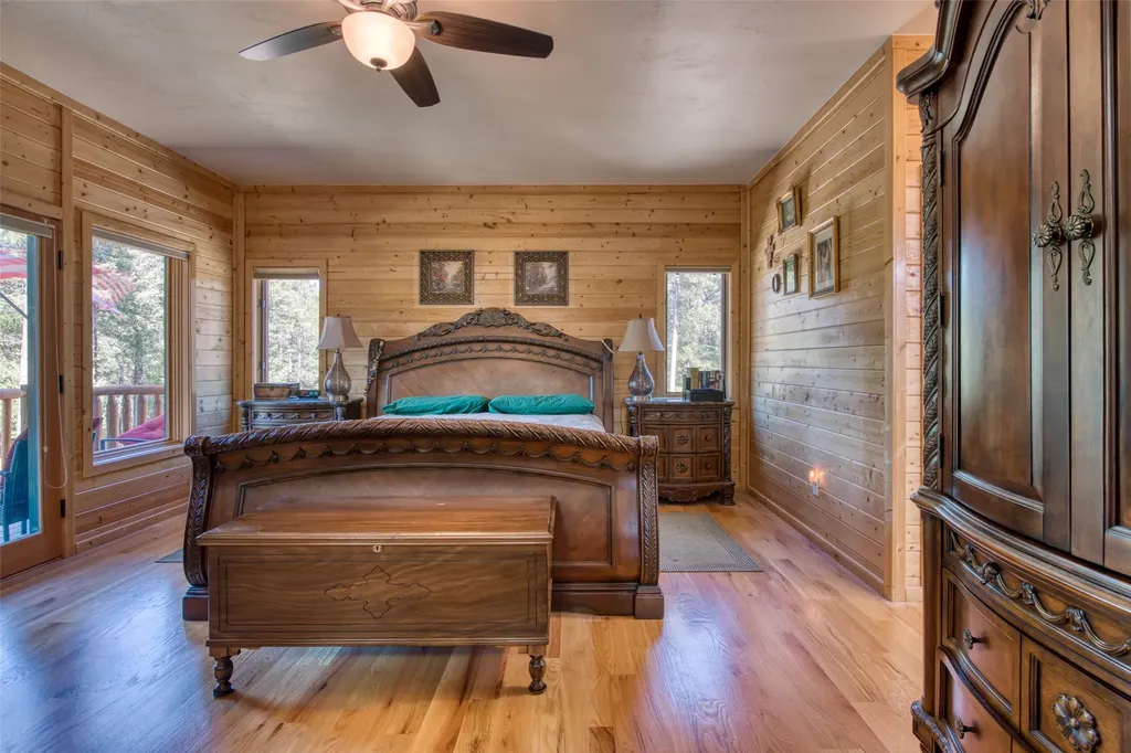 542 Raven Wood Darby MT 59829