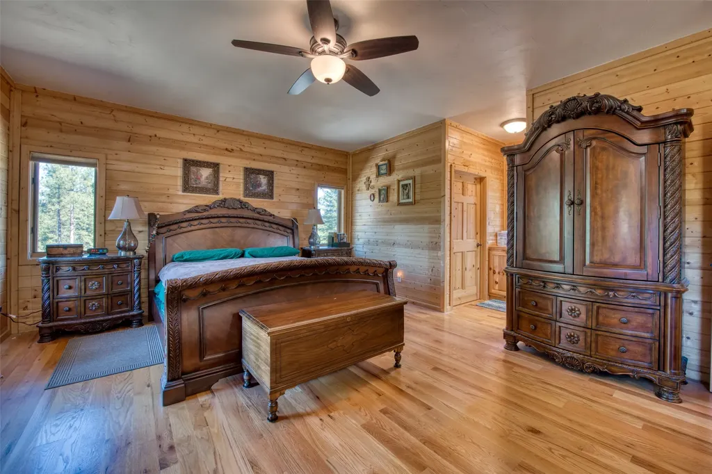 542 Raven Wood Darby MT 59829