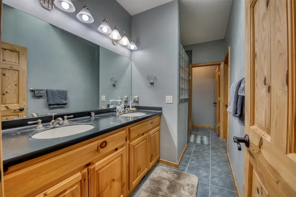 542 Raven Wood Darby MT 59829