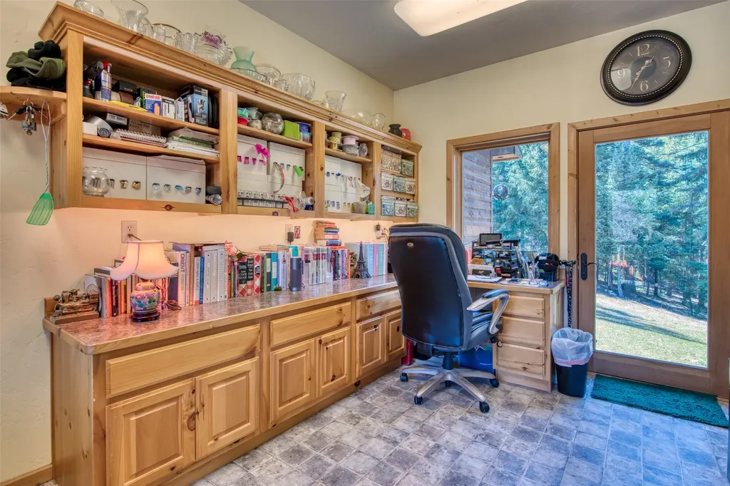 542 Raven Wood Darby MT 59829