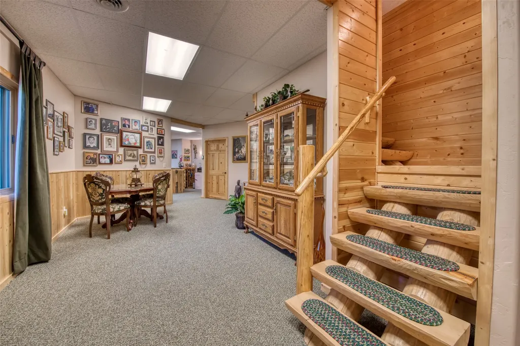 542 Raven Wood Darby MT 59829