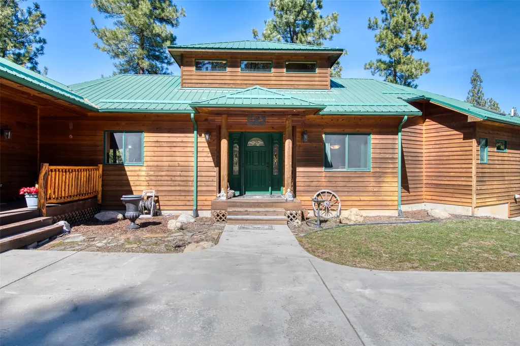 542 Raven Wood Darby MT 59829
