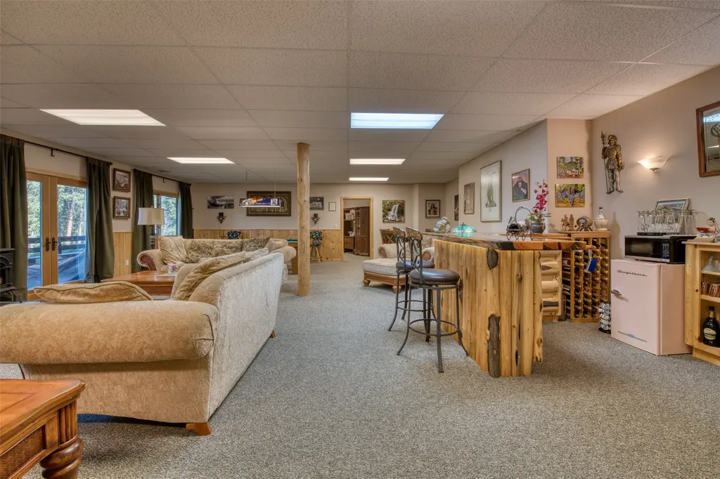 542 Raven Wood Darby MT 59829