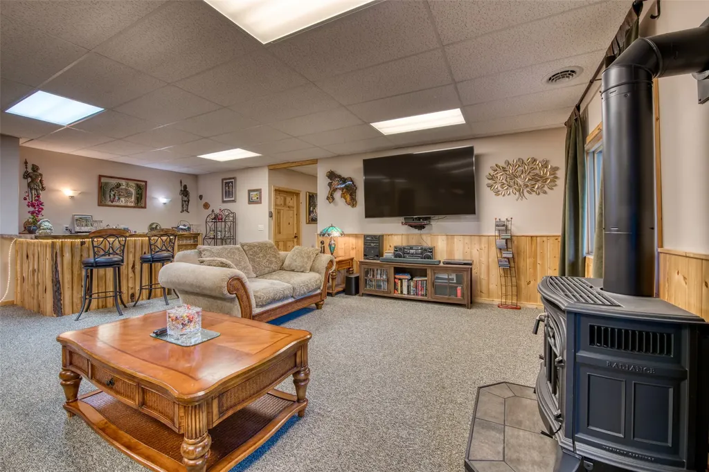 542 Raven Wood Darby MT 59829